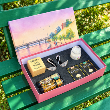 Family Gift Hamper | Parivaar Box